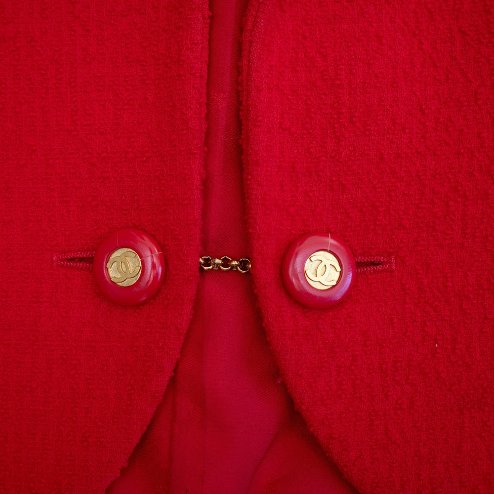 RARE Vintage CHANEL Runway Red Tweed Cropped Blazer  FR 36 US 4 - Picture 10 of 10